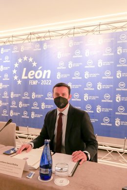 El presidente de la Diputación de Almería, Javier Aureliano García, en el acto de la FEMP en León.