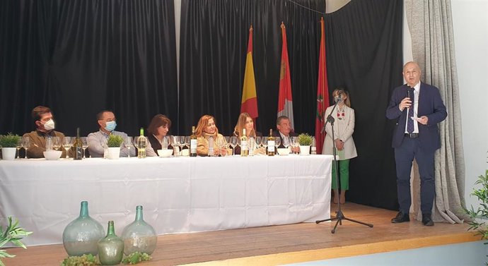 El director general del Itacyl y viceconsejero de Desarrollo Rural en funciones, Jorge Llorente, en la presentación de la añada 2021 de los vinos verdejos de Pozaldez.