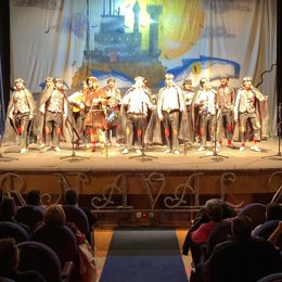 Una de las chirigotas locales que pasarán a la gran final del Concurso de Agrupaciones de Alcalá de Guadaíra, la chirigota 'Los del Castillo'.