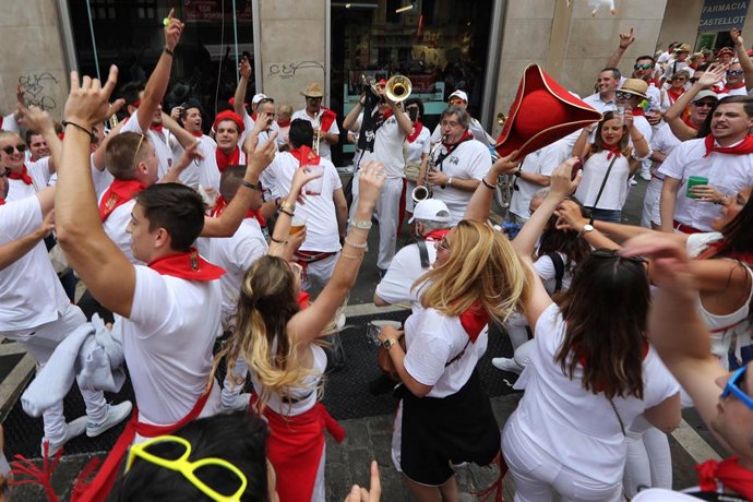 Archivo - Imagen de archivo de los Sanfermines de 2019.
