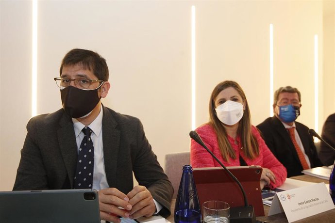 La presidenta de la Diputación de Cádiz, Irene García, durante la reunión de la FEMP.