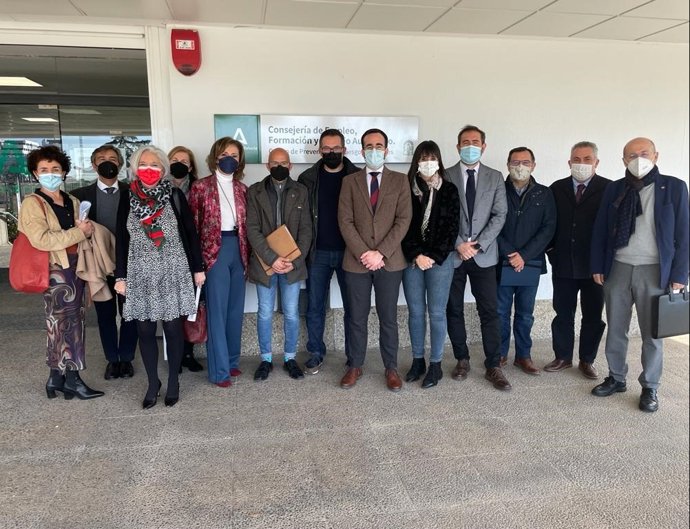 Herrador (centro),con el resto de asistentes a la reunión de la CPRL.