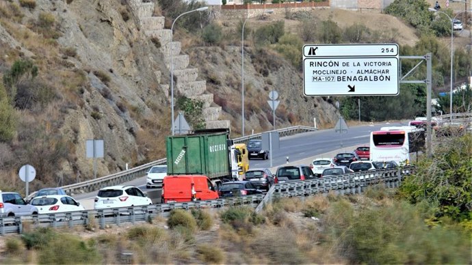 Retenciones de acceso a Rincón de la Victoria por la autovía A-7