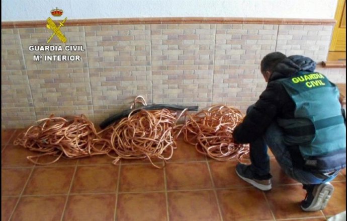 Imagen del parte del cobre robado.