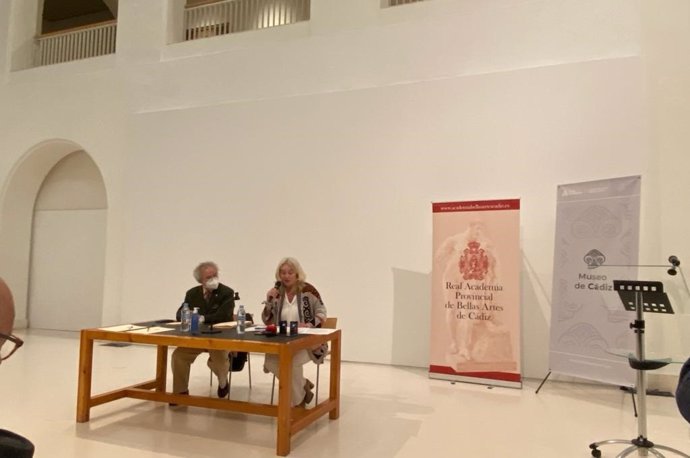 Lectura del manifiesto 'Ahora le toca al Museo de Cádiz'.