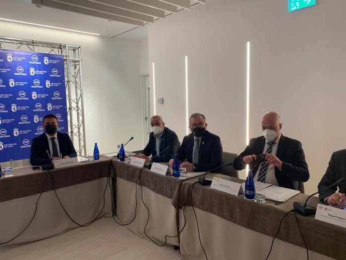 El presidente de la Diputación de Cáceres participa en la reunión de la FEMP en León