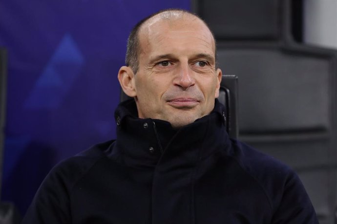 Archivo - El entrenador de la Juventus, Massimiliano Allegri, antes d eenfrentarse al Inter de Milán en la Serie A 2021-2022.