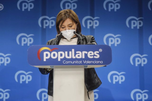 Archivo - La hasta ahora presidenta del PPCV, Isabel Bonig, durante la rueda de prensa en la que anunció que deja el acta