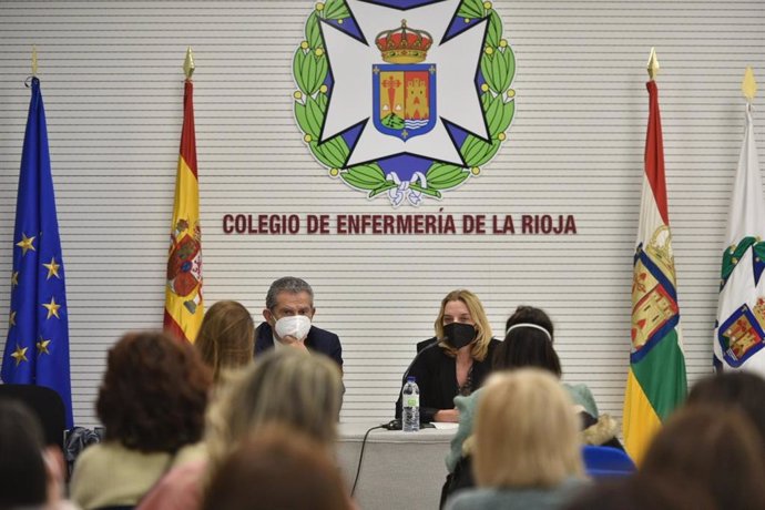 El Gobierno de La Rioja expone a los profesionales sanitarios las ventajas laborales de integrar FHC en el SERIS