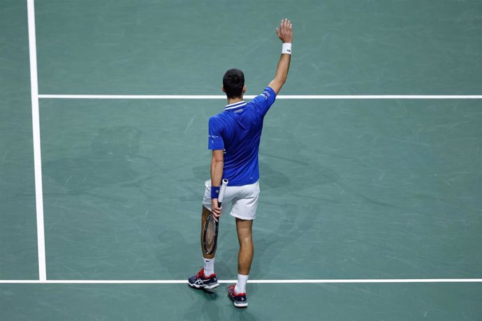 Archivo - Novak Djokovic saluda tras una victoria