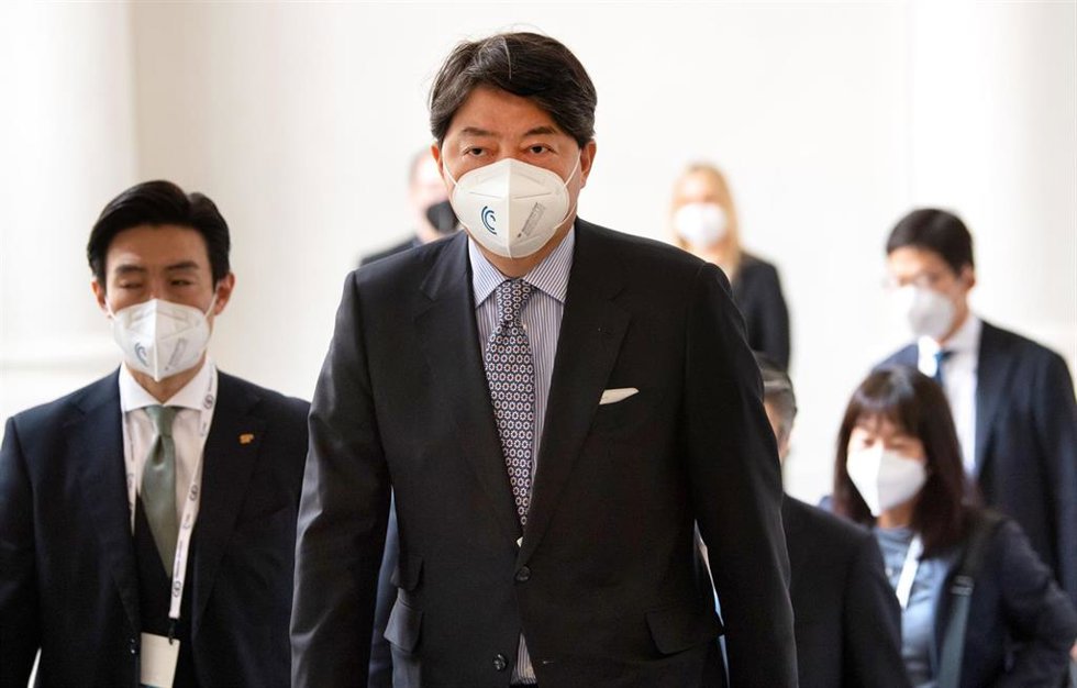 19 February 2022, Bavaria, Munich: Yoshimasa Hayashi (C), Japanese Foreign Minister, arrives for a G7 Foreign Ministers meeting during the Munich Security Conference. Photo: Sven Hoppe/dpa