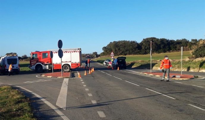 Un herido grave en una colisión entre dos vehículos en Añorbe.