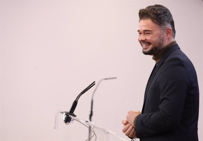 El portavoz de ERC en el Congreso, Gabriel Rufián, interviene en una rueda de prensa 