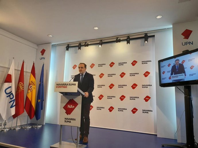 Javier Esparza, durante la rueda de prensa