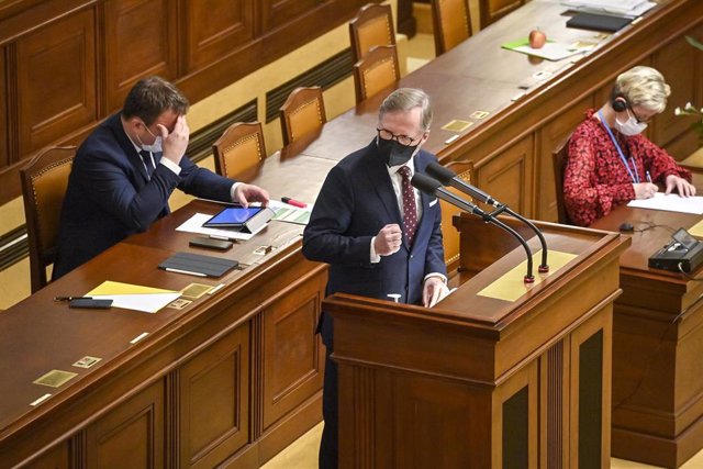 El primer ministro de República Checa, Petr Fiala, ante la Cámara de Diputados checa para tratar la crisis en Ucrania. 