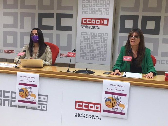 La secretaria regional de Políticas Sociales de CCOo, María Ángeles Castellanos, y la secretaria regional de Mujeres y Políticas LGTBI del sindicato, Rosario Martínez.