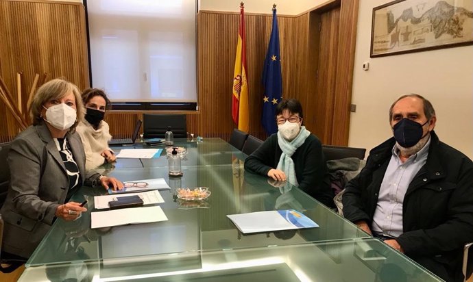 Danés y Ruiz durante la firma del acuerdo para construir la nueva EDAR-