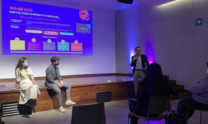 El director general de la FPdGi, Salvador Tasqué, presenta el Plan Estratégico hasta 2025.