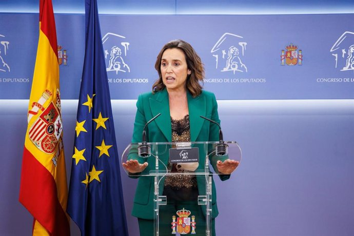 La portavoz del Grupo Popular en el Congreso, Cuca Gamarra, da una rueda de prensa tras una sesión plenaria en el Congreso de los Diputados,
