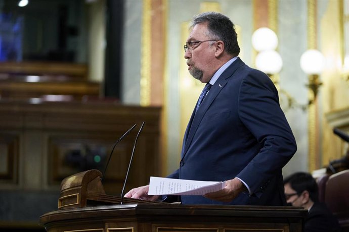 Archivo - El diputado de Foro Asturias, Isidro Manuel Martínez Oblanca, interviene en una sesión plenaria en el Congreso de los Diputados, a 23 de noviembre de 2021, en Madrid, (España). El proyecto de Presupuestos Generales del Estado de 2022 afronta a