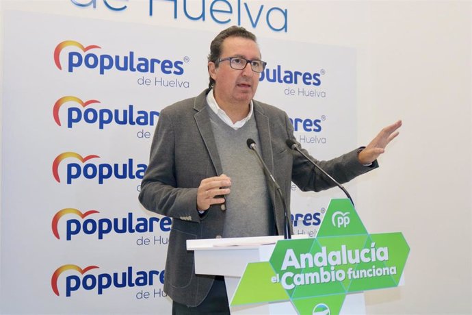 Archivo - El presidente del PP de Huelva, Manuel Andrés González.