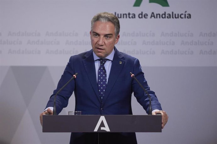 El consejero de la Presidencia y portavoz del Gobierno, Elías Bendodo, este martes en la rueda de prensa tras el Consejo de Gobierno.