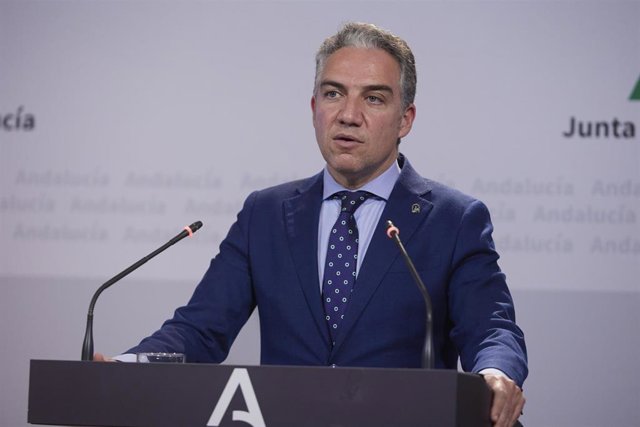 El consejero de Presidencia, Elías Bendodo, durante la rueda de prensa tras el Consejo de Gobierno en Palacio de San Telmo, a 22 de febrero de 2022 en Sevilla (Andalucía, España)