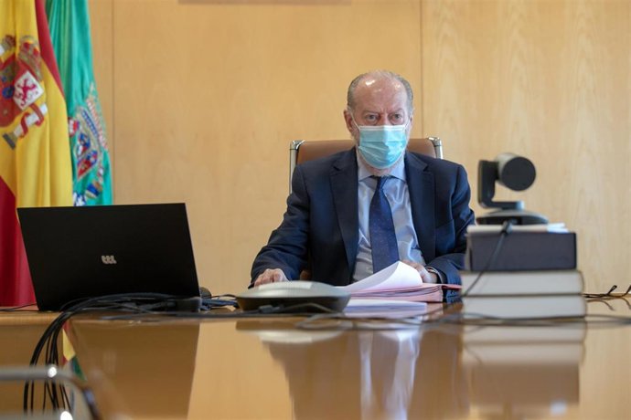 Archivo - El presidente de la Diputación de Sevilla, Fernando Rodríguez Villalobos.