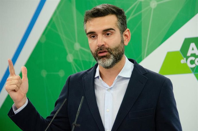 El portavoz del PP-A, Ramón Fernández-Pacheco, en rueda de prensa.