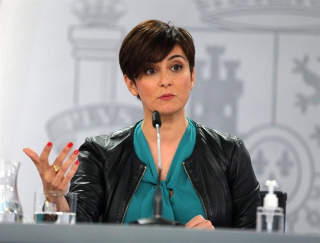 La ministra Portavoz, Isabel Rodríguez, comparece tras la reunión del Consejo de Ministros, en el Complejo de la Moncloa, a 22 de febrero de 2022, en Madrid (España). 