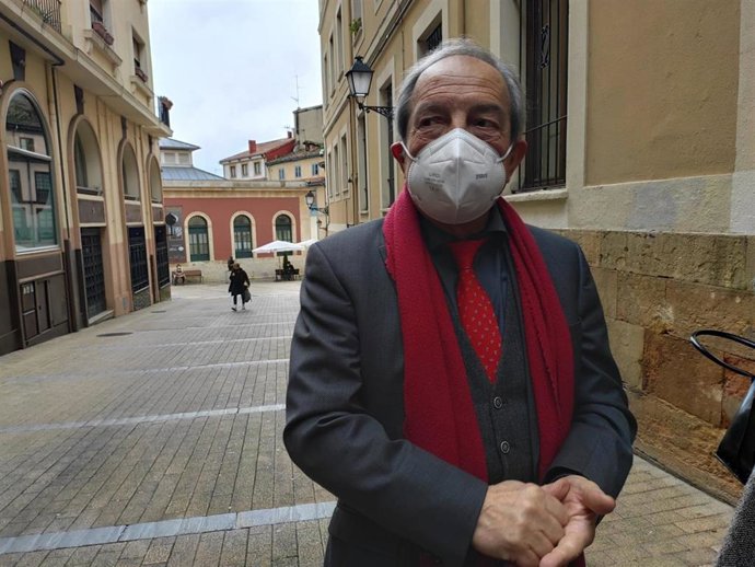 Archivo - El portavoz del Grupo Municipal Socialista en el Ayuntamiento de Oviedo, Wenceslao López.