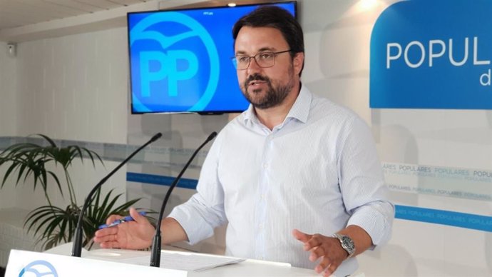 Archivo - Asier Antona atiende a los medios