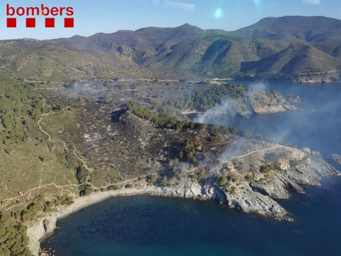 Imatge aria de l'incendi a Roses (Girona)