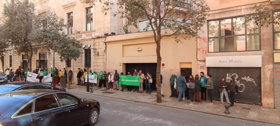 Protesta frente al Parlament.