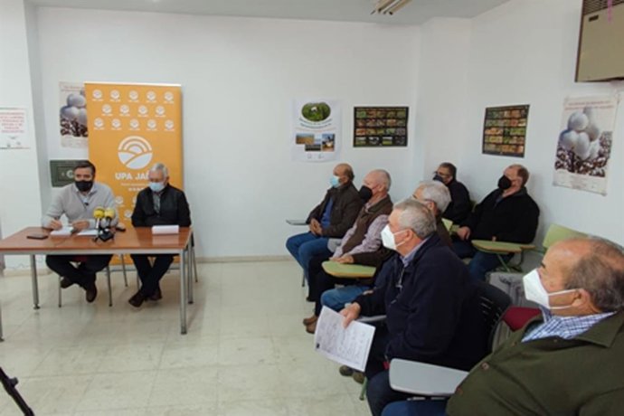 Cristóbal Cano y Juan Santamaría durante la rueda de prensa