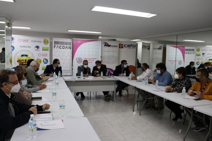 Imagen del encuentro celebrado este martes por Unidas Podemos con la Unión de Autónomos (Uatae).