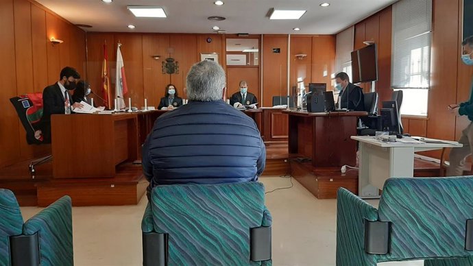 Acusado de abusar de dos niñas menores, sobrinas de su mujer, en el juicio contra él en la Audiencia Provincial de Cantabria