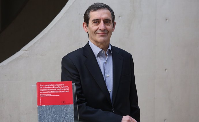 Teodoro Hernández de Frutos es editor del libro Las complejas relaciones de trabajo en España. Actores, organizaciones e instituciones en una inestabilidad funcional.