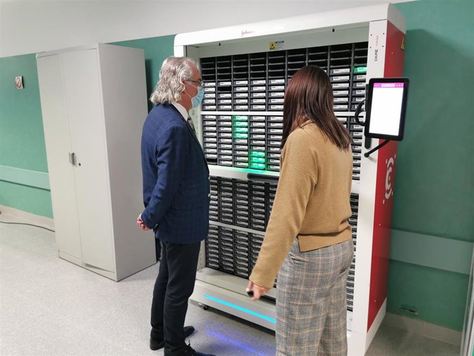 Armario de lentes en Oftalmología de Torrecárdenas, en Almería