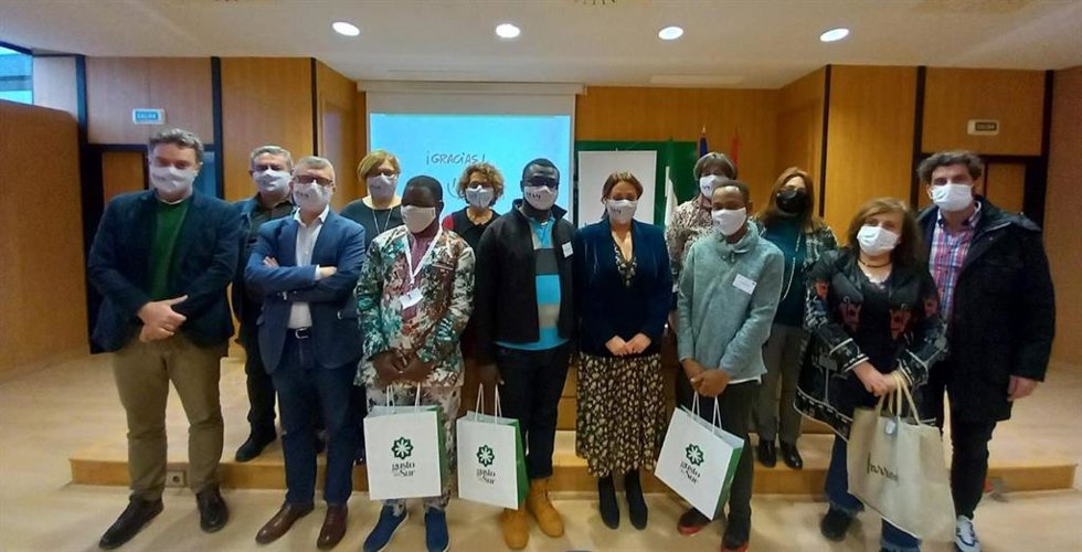 La delegada territorial de Educación y Deporte en Huelva, Estela Villalba, ha recibido a docentes africanos de Camerún, Burkina Faso y Nigeria que forman parte del Proyecto SAAM --palabra africana que significa 'juntos