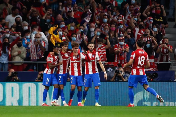 Archivo - Antoine Griezmann celebra un gol con el Atlético de Madrid ante el Liverpool en el Wanda Metropolitano.