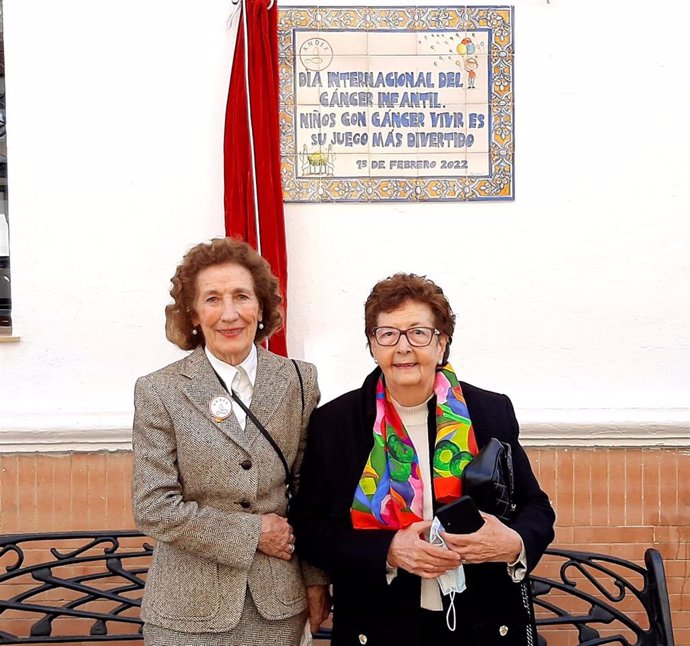 La presidenta de Andex, María Luisa Guardiola, a la izquierda de la imagen.