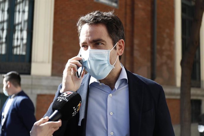 El secretario general del Partido Popular, Teodoro García-Egea, sale de la sede del partido en la calle Génova, a 22 de febrero de 20222