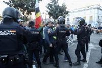 Agricultores reciben a Pedro Sánchez entre insultos y abucheos a su llegada a Don Benito