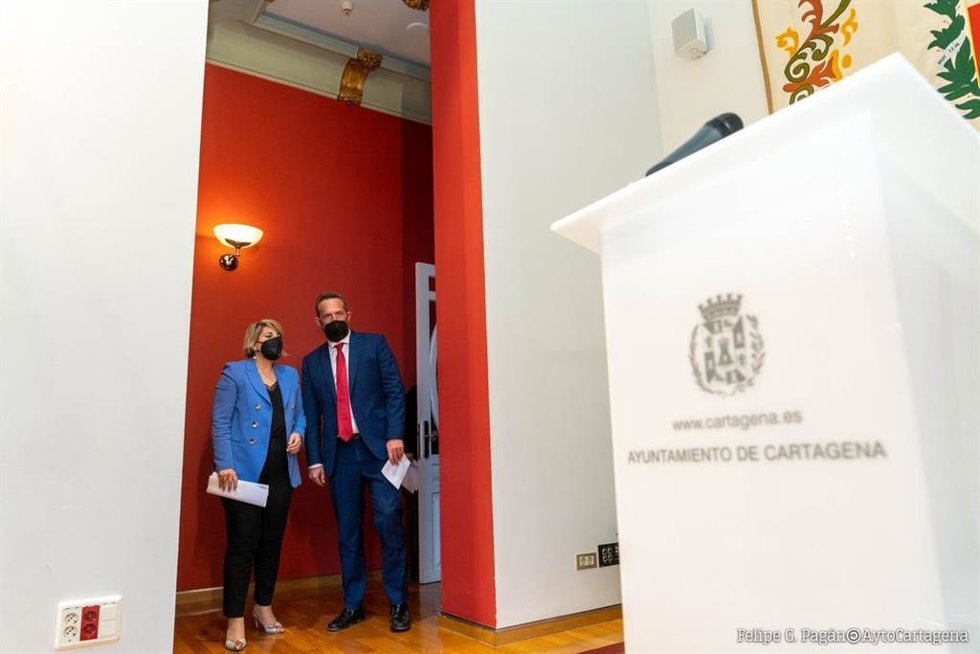 La alcaldesa de Cartagena, Noelia Arroyo y el secretario de Estado de Turismo, Fernando Valdés