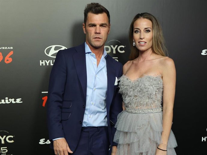Archivo - Fonsi Nieto y Marta Castro asiste a la IV Edición de los Premios Hombre del Año Esquire que se celebran en el Teatro Barceló, a 10 de noviembre de 2021, en Madrid, España
