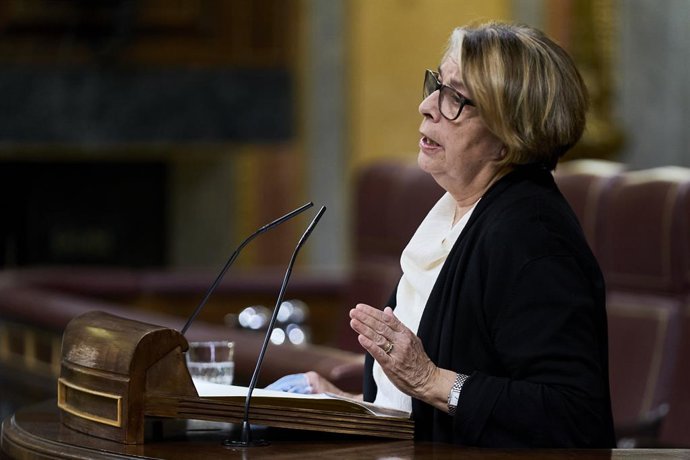 Archivo - La diputada de Más País, Inés Sabanés, interviene en una sesión plenaria en el Congreso 