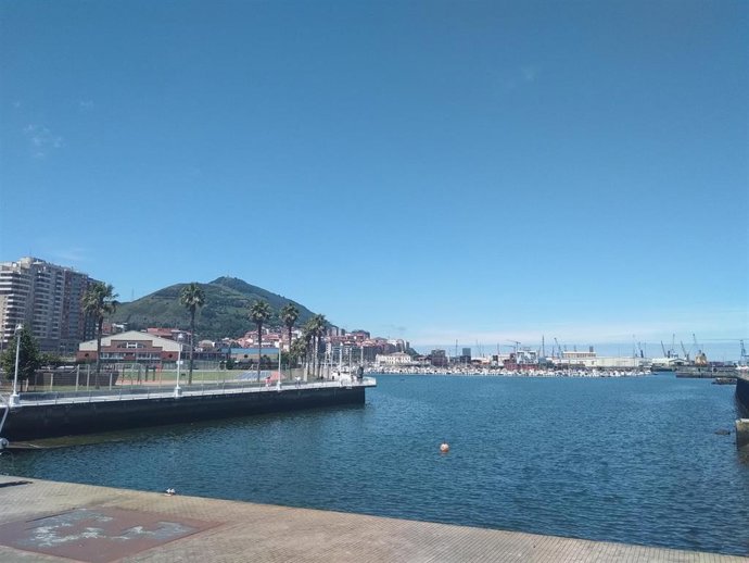 Archivo - Tiempo soleado en Euskadi.