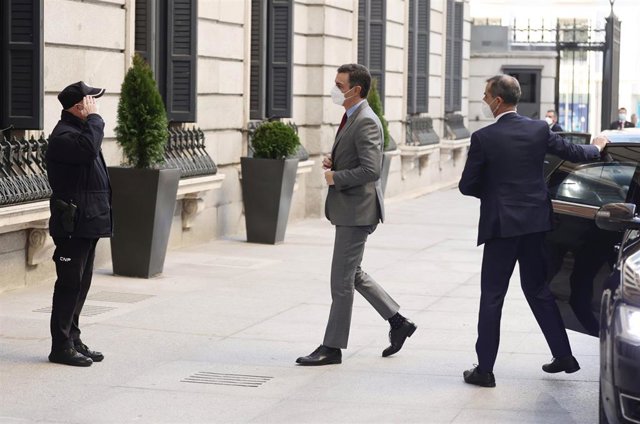 El presidente del Gobierno, Pedro Sánchez, a su llegada a una sesión plenaria, en el Congreso
