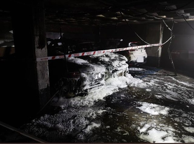 Imagen del incendio declarado en un aparcamiento subterráneo de Burgos.